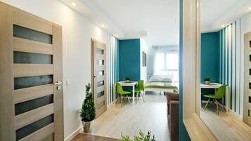 Apartment | Wohnbereich | Fernseher