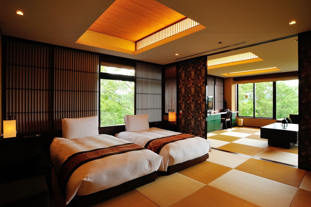 panorama view suite, mountain view | minibar, in-room safe, desk, soundproofing