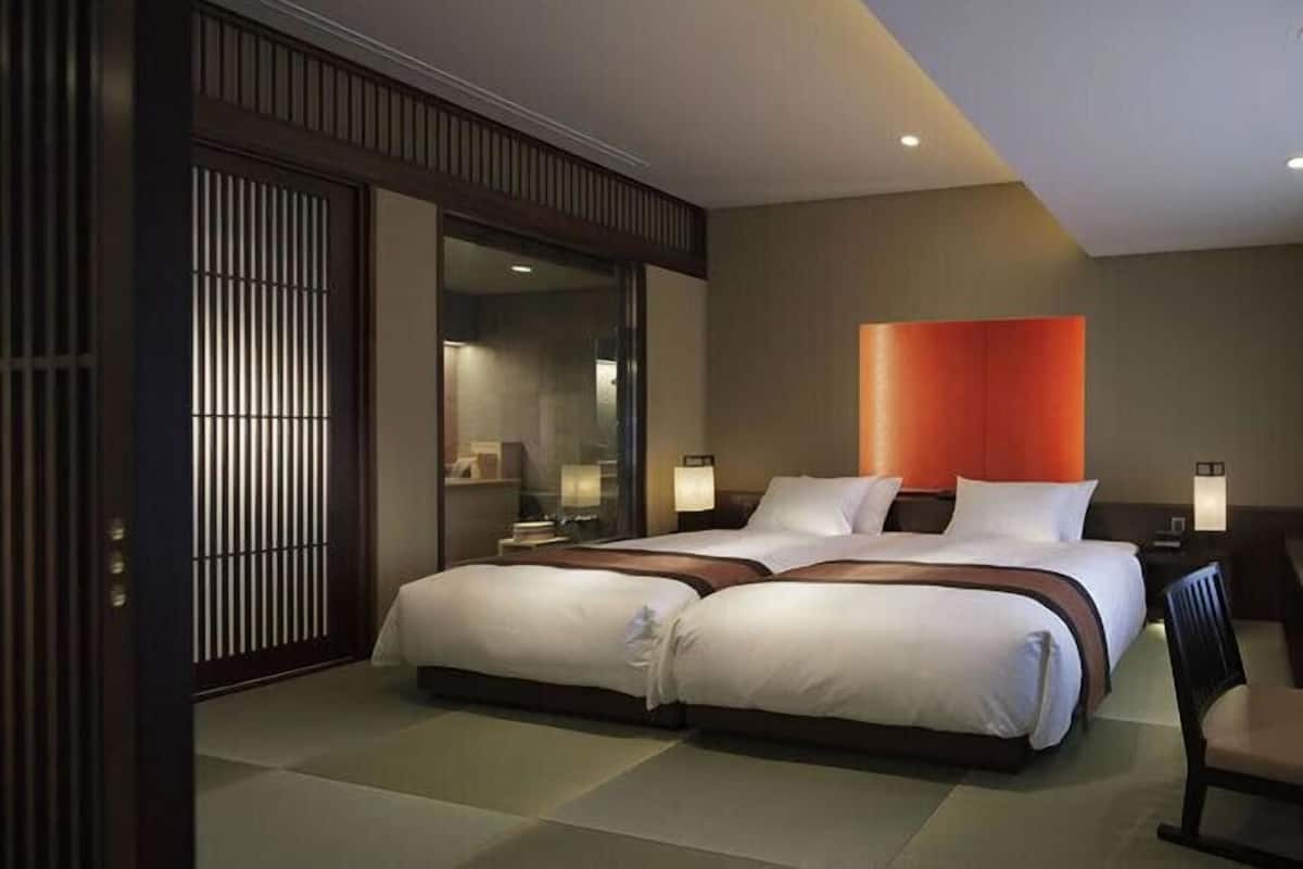 Minibar, in-room safe, desk, soundproofing