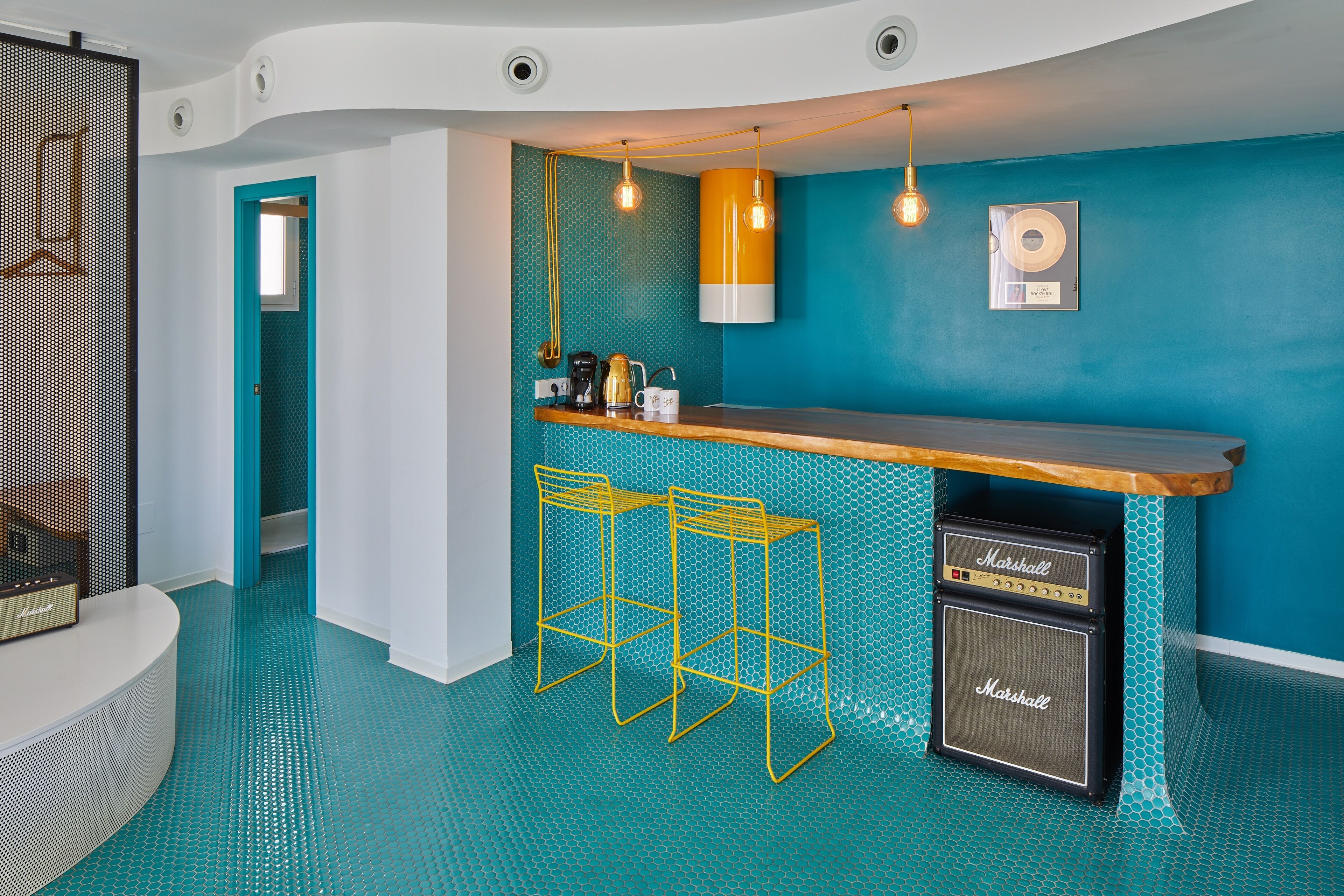 1 bedroom, in-room safe, desk, blackout curtains