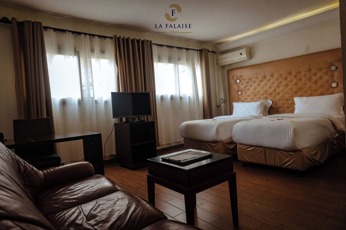 Habitación superior con 2 camas individuales | Ropa de cama de alta calidad, minibar, caja fuerte