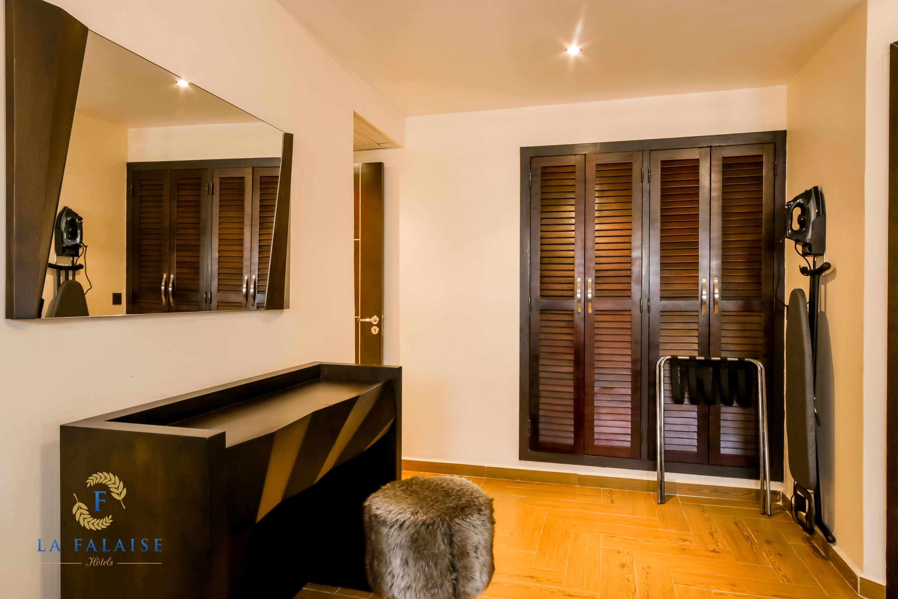 executive suite | safe