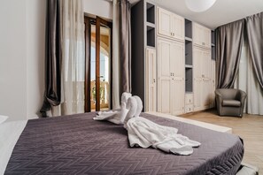 Deluxe Room | Minibar, cribs/infant beds, free WiFi, bed sheets - Holiday Gli Archi (Fasano)