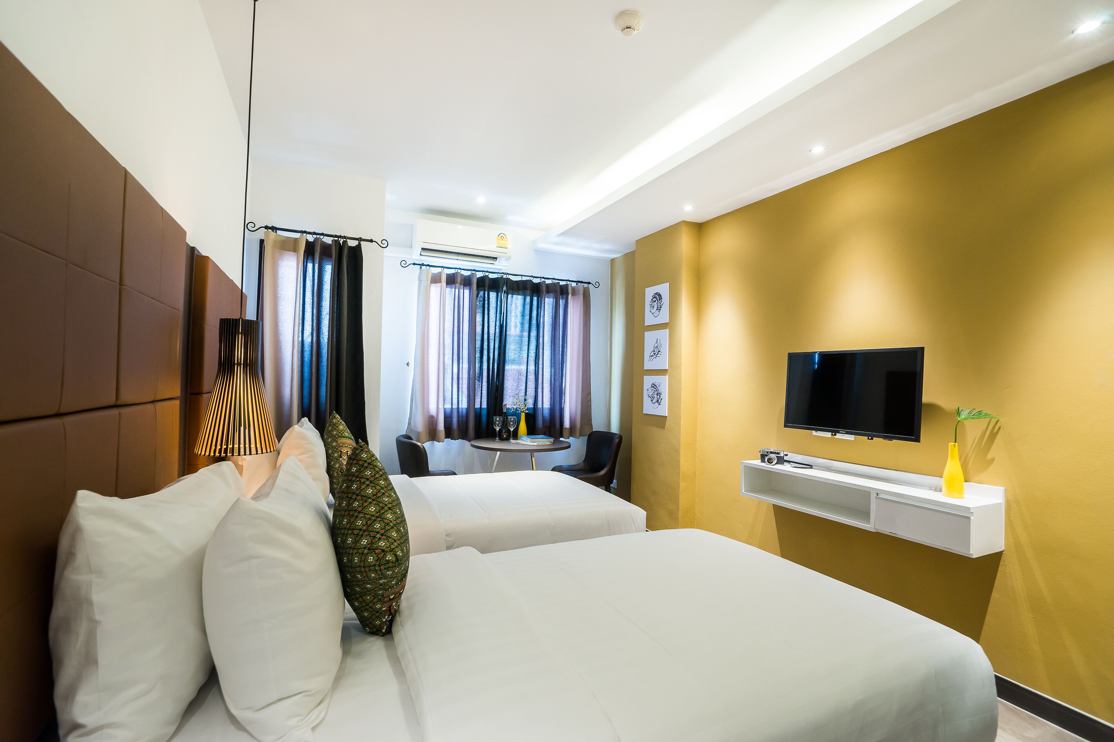 deluxe twin room | 1 bedroom, desk, free wifi, bed sheets
