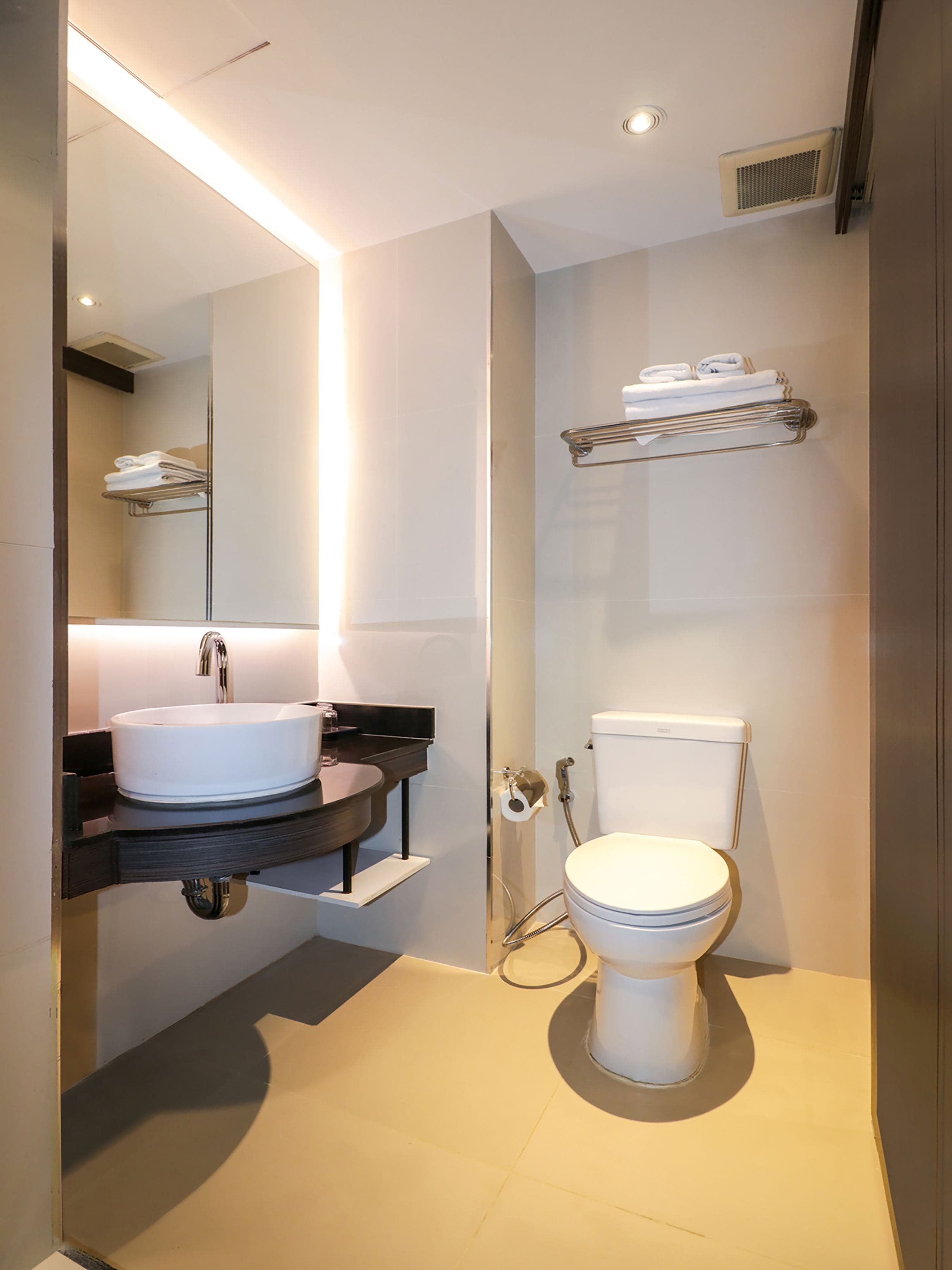 shower, bidet, towels