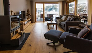 Huoneisto, 2 makuuhuonetta, poreamme | Oleskelualue | Taulutelevisio, takka, DVD-soitin, iPod-telakointiasema