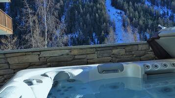 Bain à remous extérieur