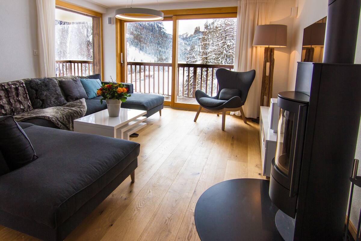 Apartment, 3 Schlafzimmer, Whirlpool | Wohnbereich | Flachbildfernseher, Kamin, DVD-Player, iPod-Dockingstation