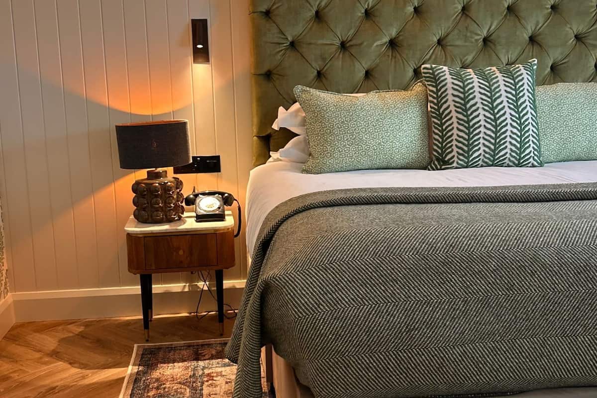 ashe suite | 1 bedroom, in-room safe, desk, iron/ironing board