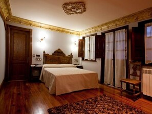 Premium bedding, in-room safe, desk, blackout curtains