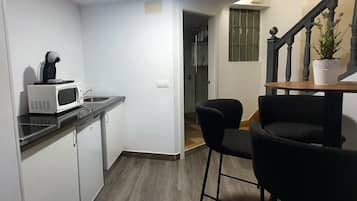 Superior studio suite | Individueel gedecoreerd, individueel gemeubileerd, een bureau