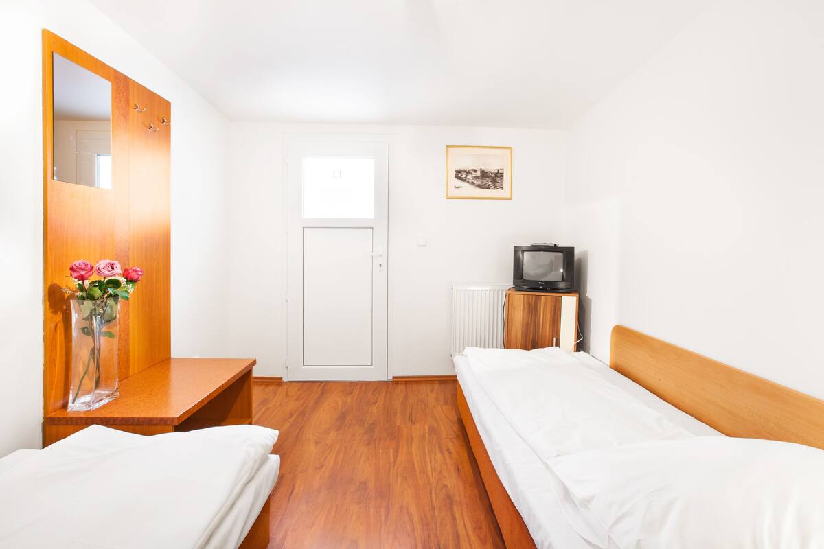 Double or Twin Room with 2 Bedrooms | Blackout drapes, cribs (free), WiFi (free), bed sheets