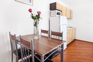 Apartment with Kitchen | Blackout curtains, free cots/infant beds, free WiFi, bed sheets - Apartment House Zizkov (Prague)