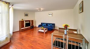 Living area - Apartment House Zizkov (Prague)