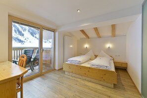 Junior-Suite, 1 Queen-Bett | Zimmerausstattung