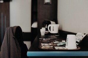 Habitación doble superior | Escritorio y espacio para trabajar con un portátil