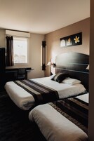 Triple Room | Desk, laptop workspace, soundproofing, iron/ironing board