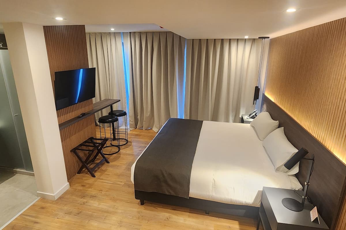 executive studio suite | 1 bedroom, premium bedding, select comfort beds, minibar
