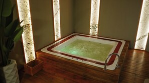 Bain à remous intérieur