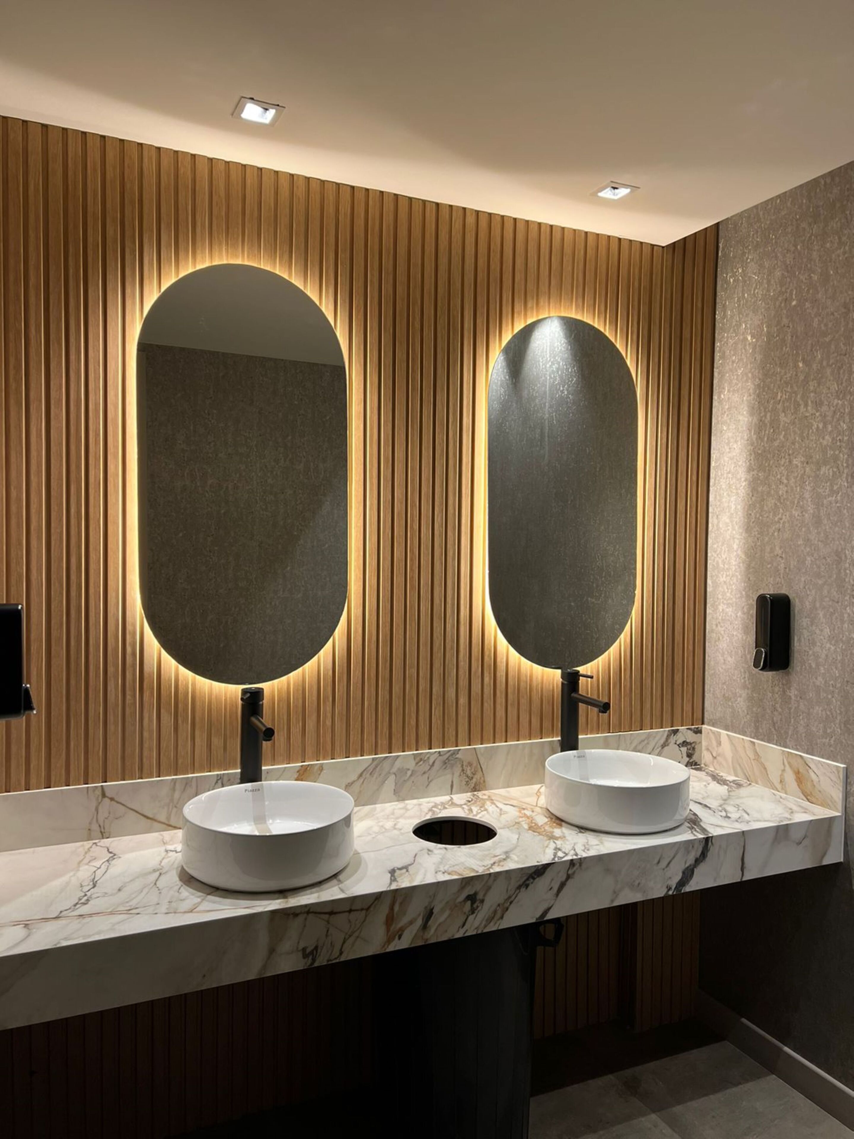 shower, rainfall showerhead, free toiletries, hair dryer