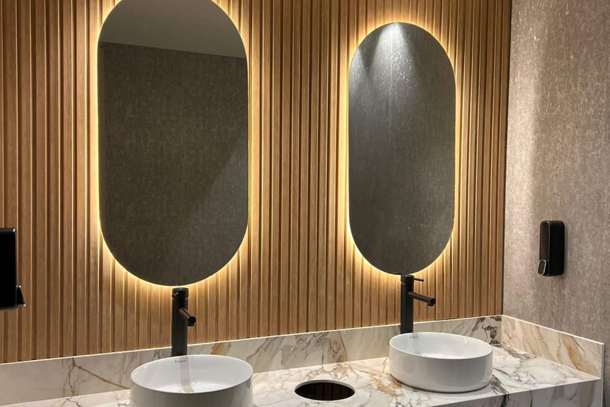 shower, rainfall showerhead, free toiletries, hair dryer