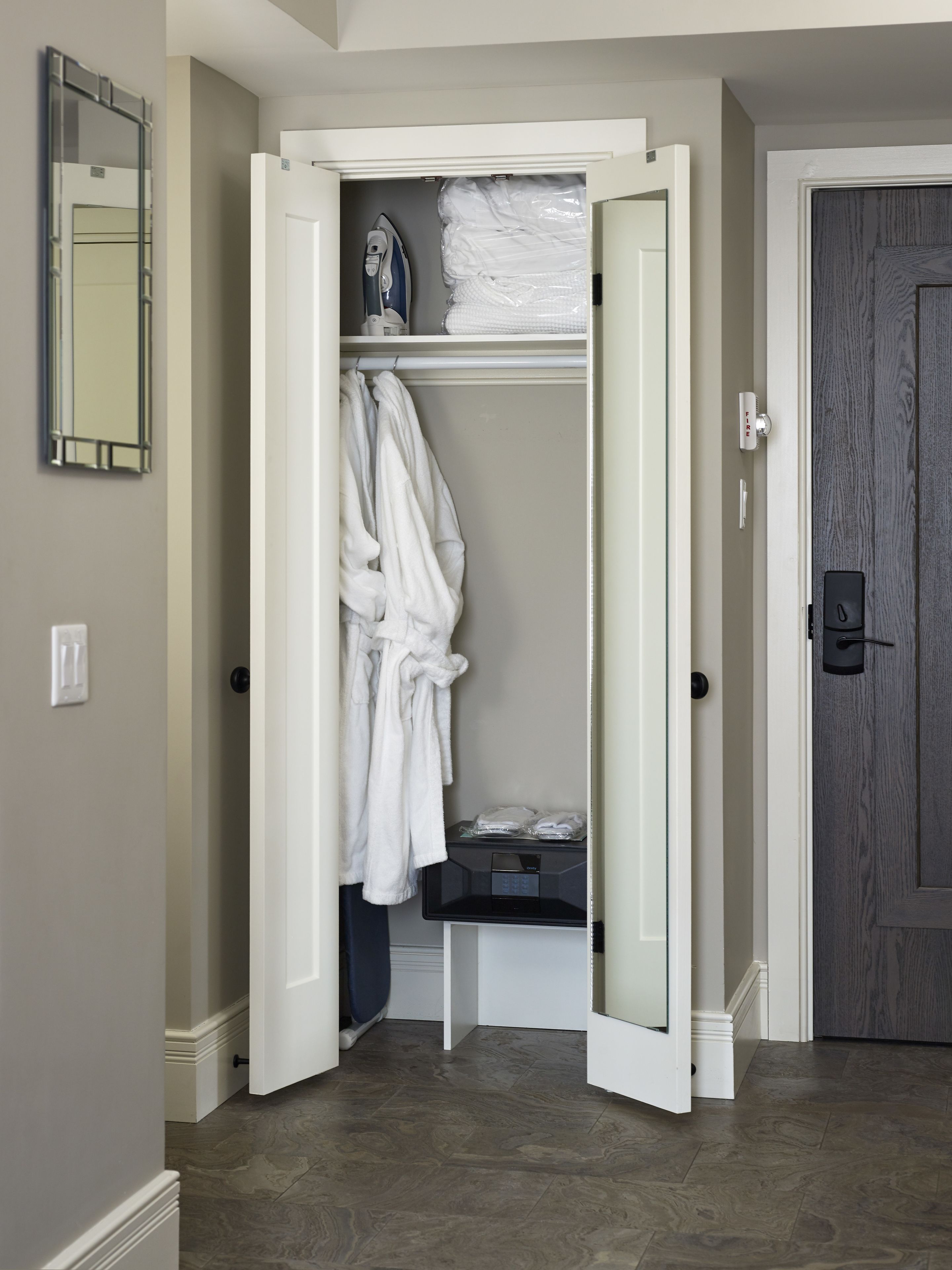 egyptian cotton sheets, premium bedding, pillow-top beds, in-room safe