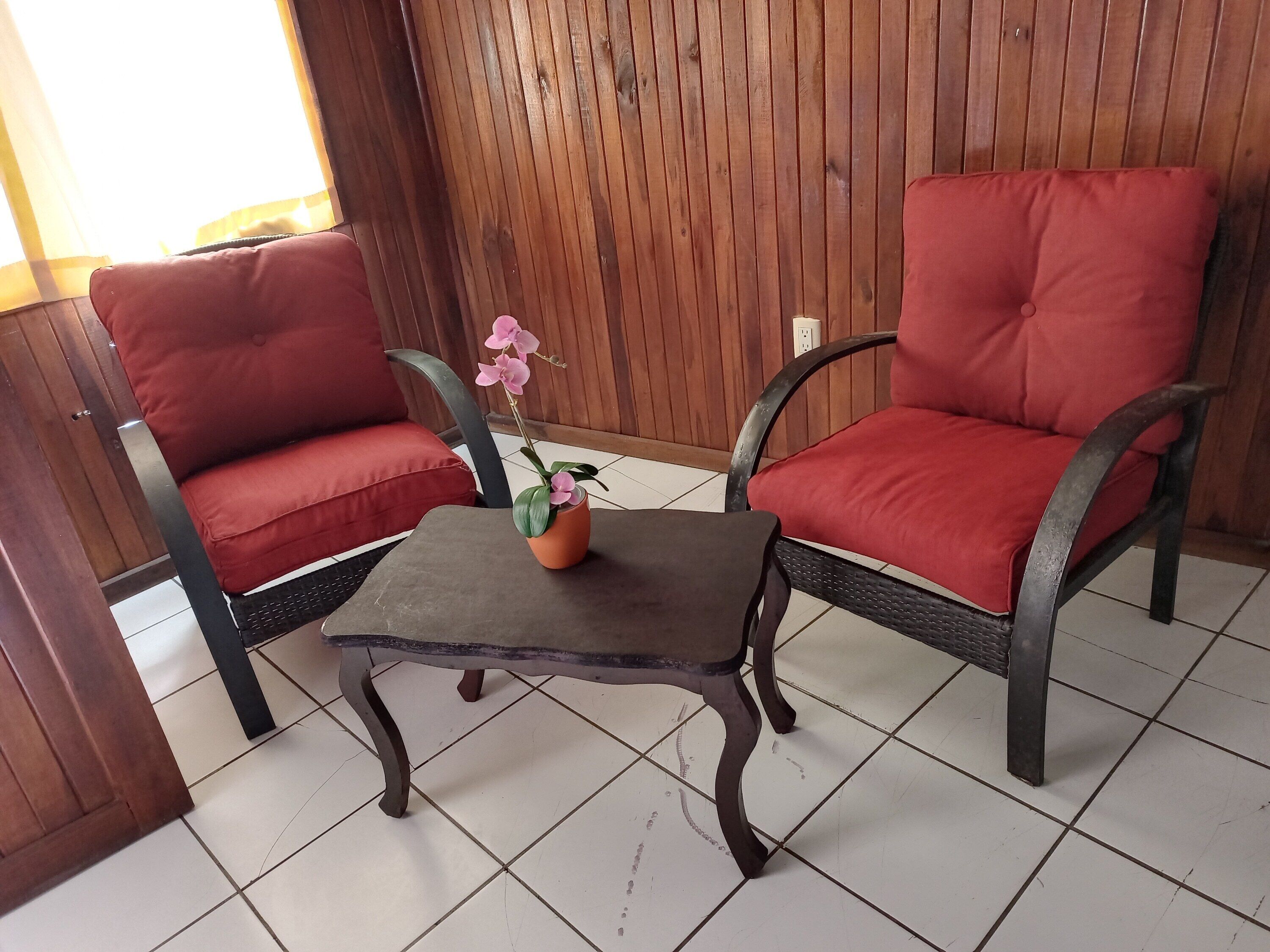 Suite | Free WiFi, bed sheets