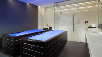 Couples treatment rooms, sauna, hot tub, body treatments, hydrotherapy