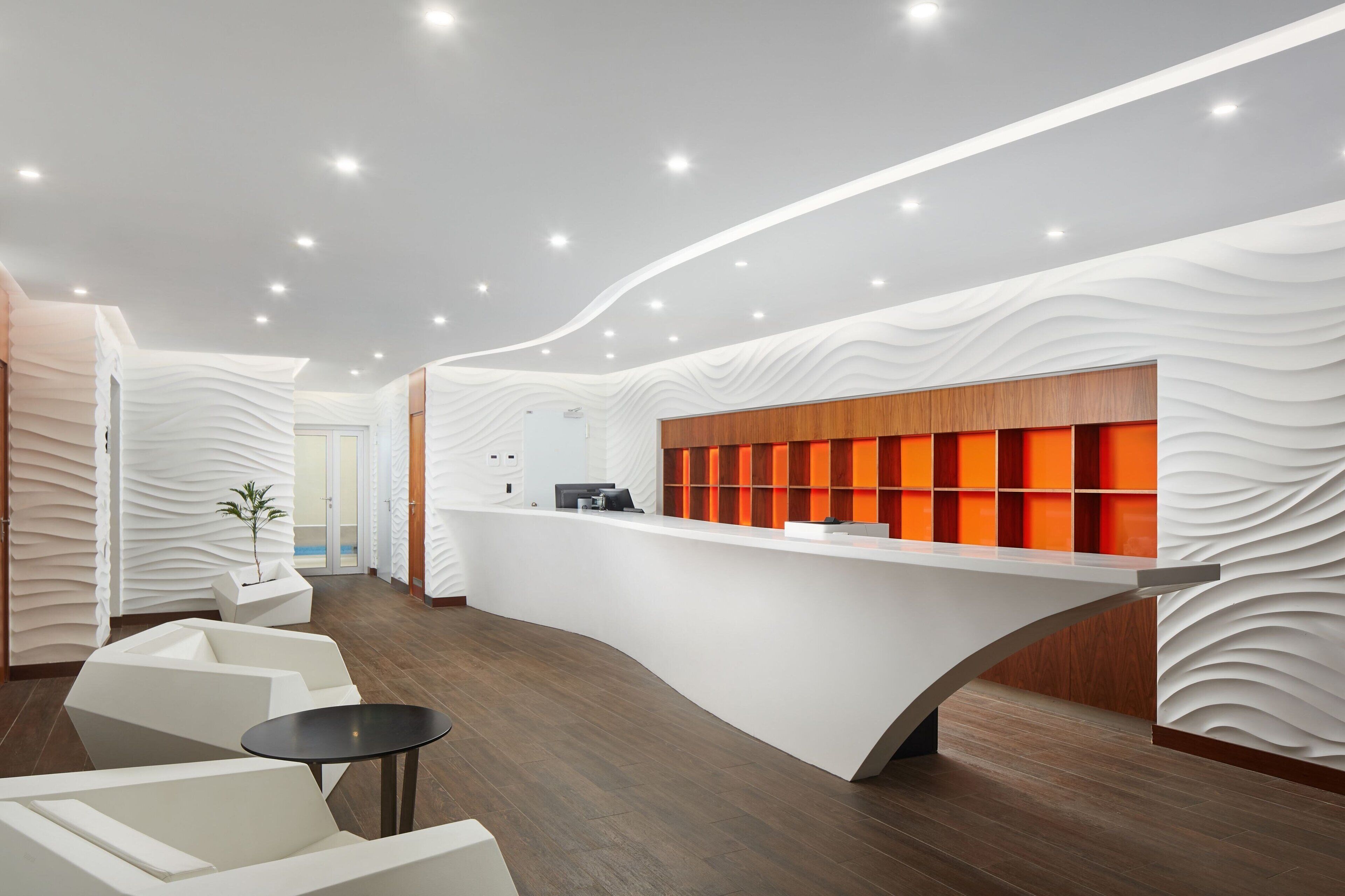 Couples treatment rooms, sauna, hot tub, body treatments, hydrotherapy