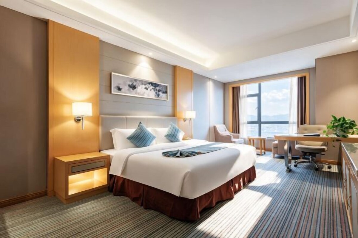 Minibar, in-room safe, iron/ironing board, alarm clocks