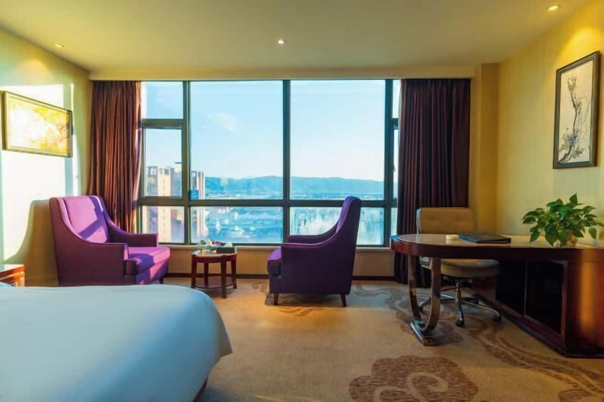 Minibar, in-room safe, iron/ironing board, alarm clocks