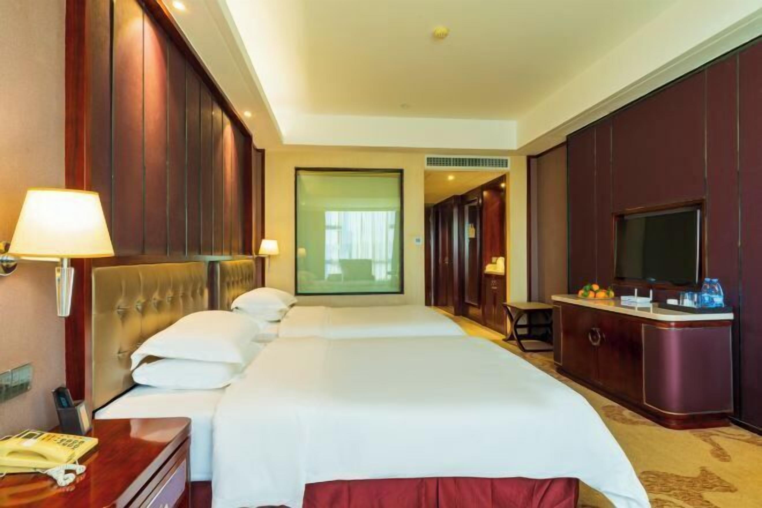 Minibar, in-room safe, iron/ironing board, alarm clocks