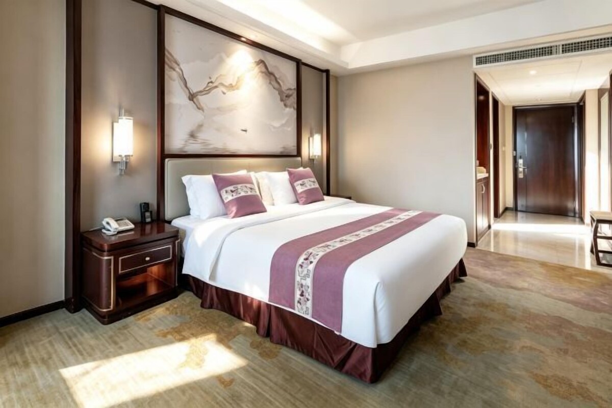 Minibar, in-room safe, iron/ironing board, alarm clocks