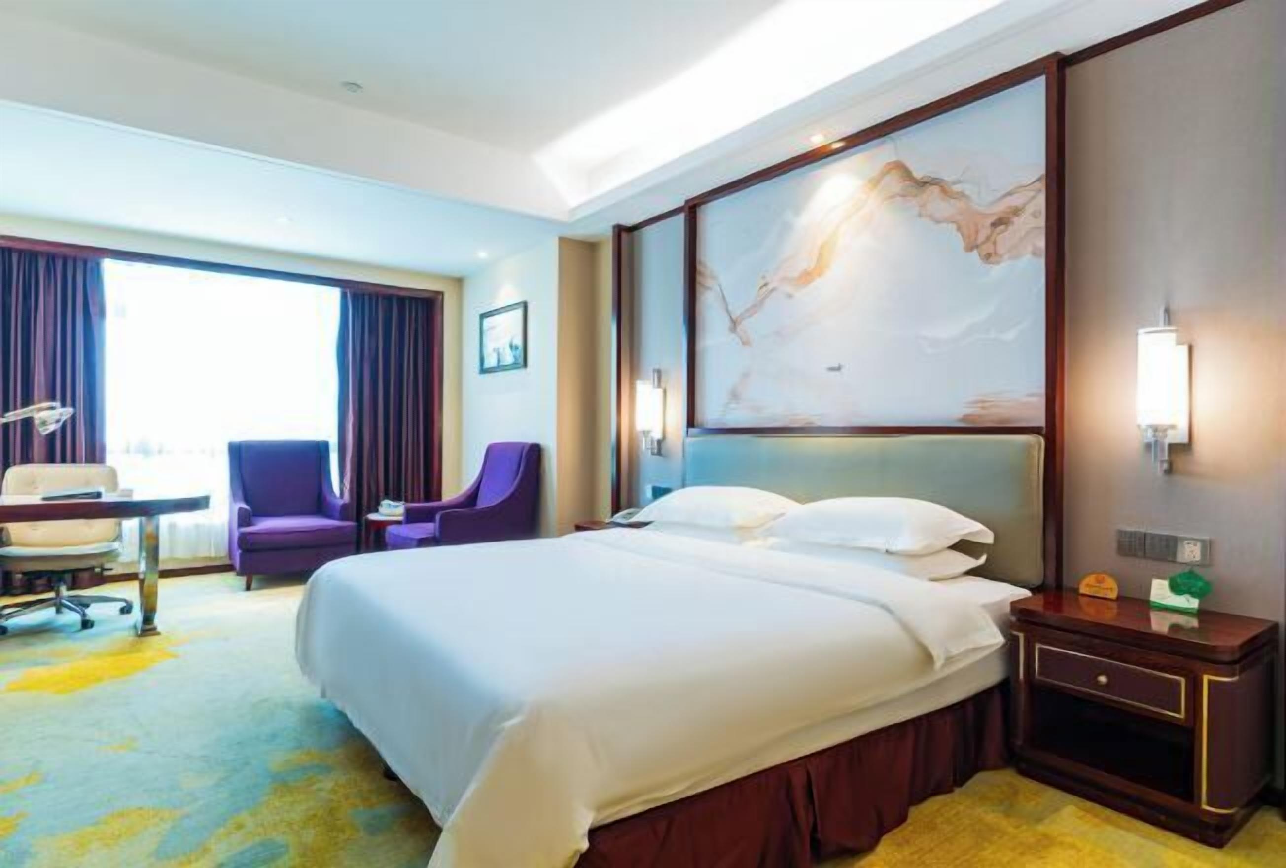 Minibar, Zimmersafe, Bügeleisen/Bügelbrett, Wecker