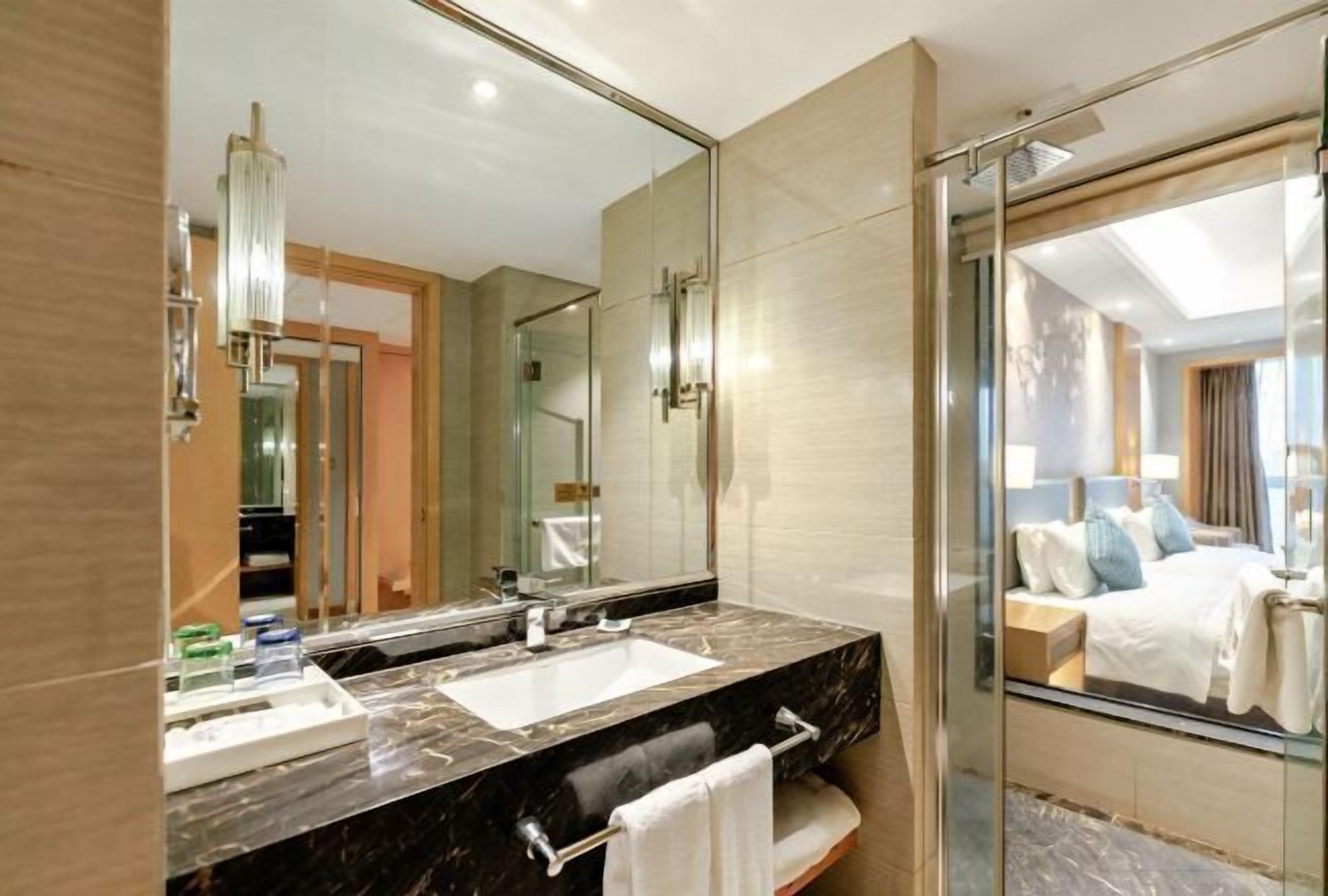 Minibar, in-room safe, iron/ironing board, alarm clocks