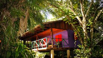 Family House, 2 Bedrooms, Garden View, Garden Area | In-room safe, free WiFi, wheelchair access