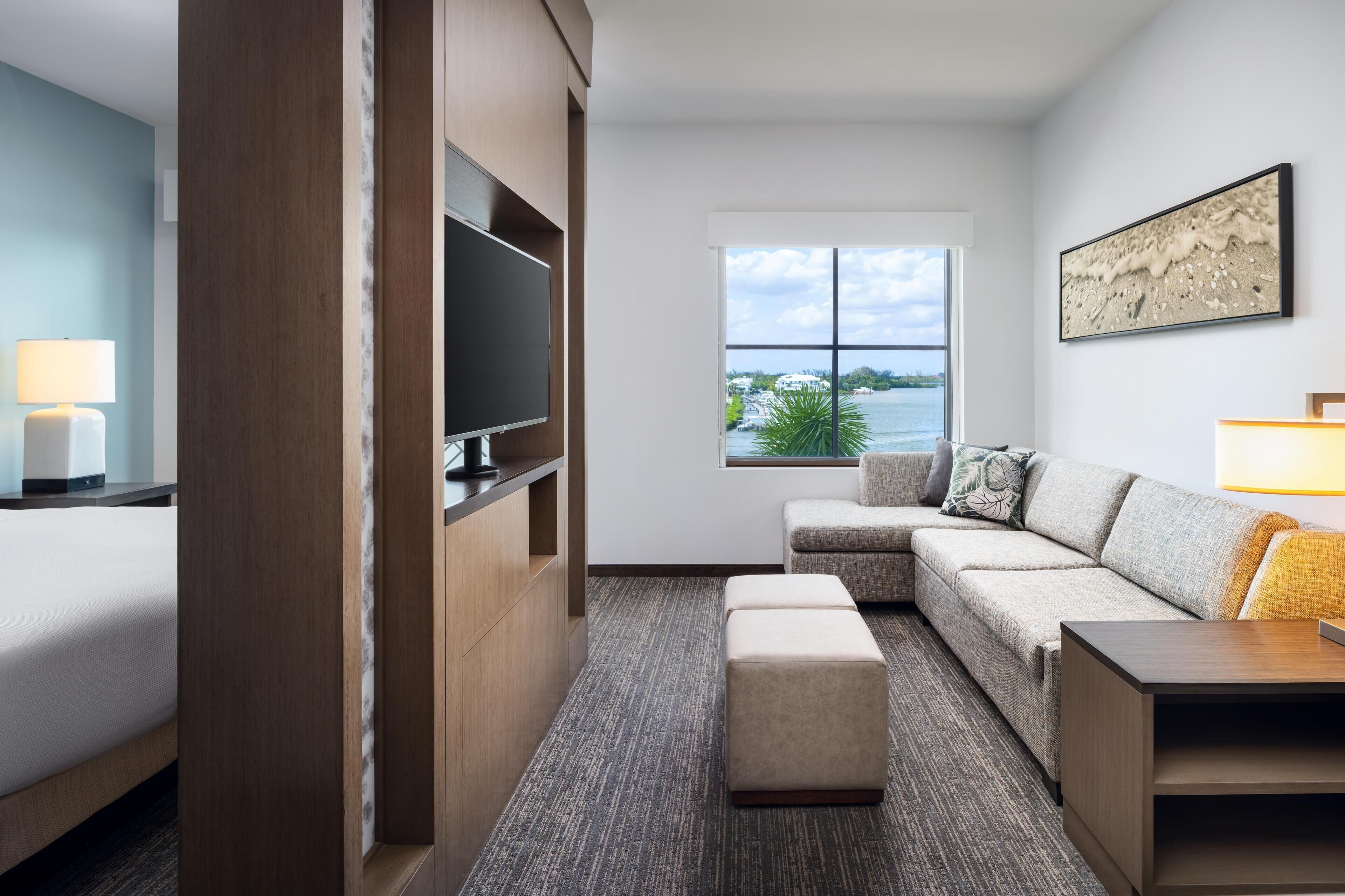 Premium bedding, in-room safe, desk, blackout curtains