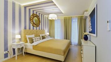 Exclusive Apartment, 1 Bedroom | Premium bedding, iron/ironing board, free cribs/infant beds, free WiFi