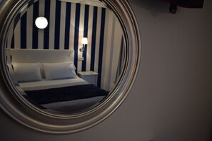 Superior Double Room | Desk, blackout drapes, free WiFi, bed sheets - Hostal Alcázar (Toledo)