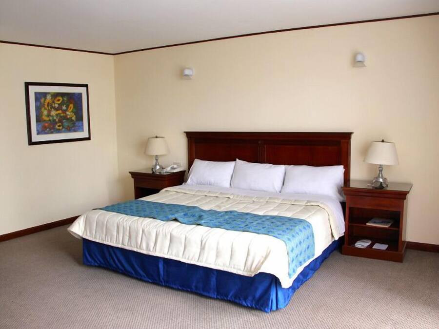 Enkelrum | Allergitestade sängkläder, duntäcken, unika möbler och skrivbord