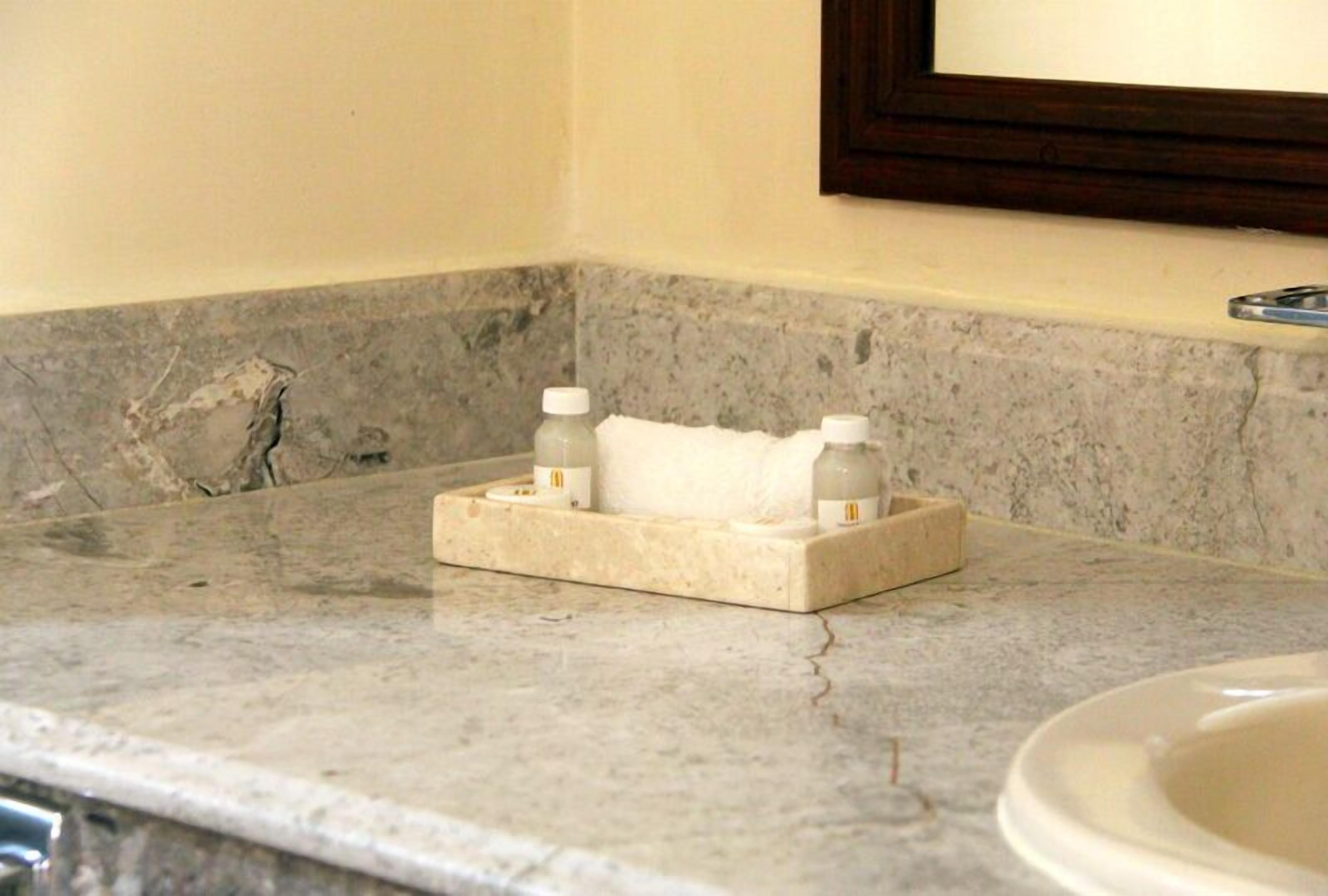 shower, rainfall showerhead, free toiletries, hair dryer