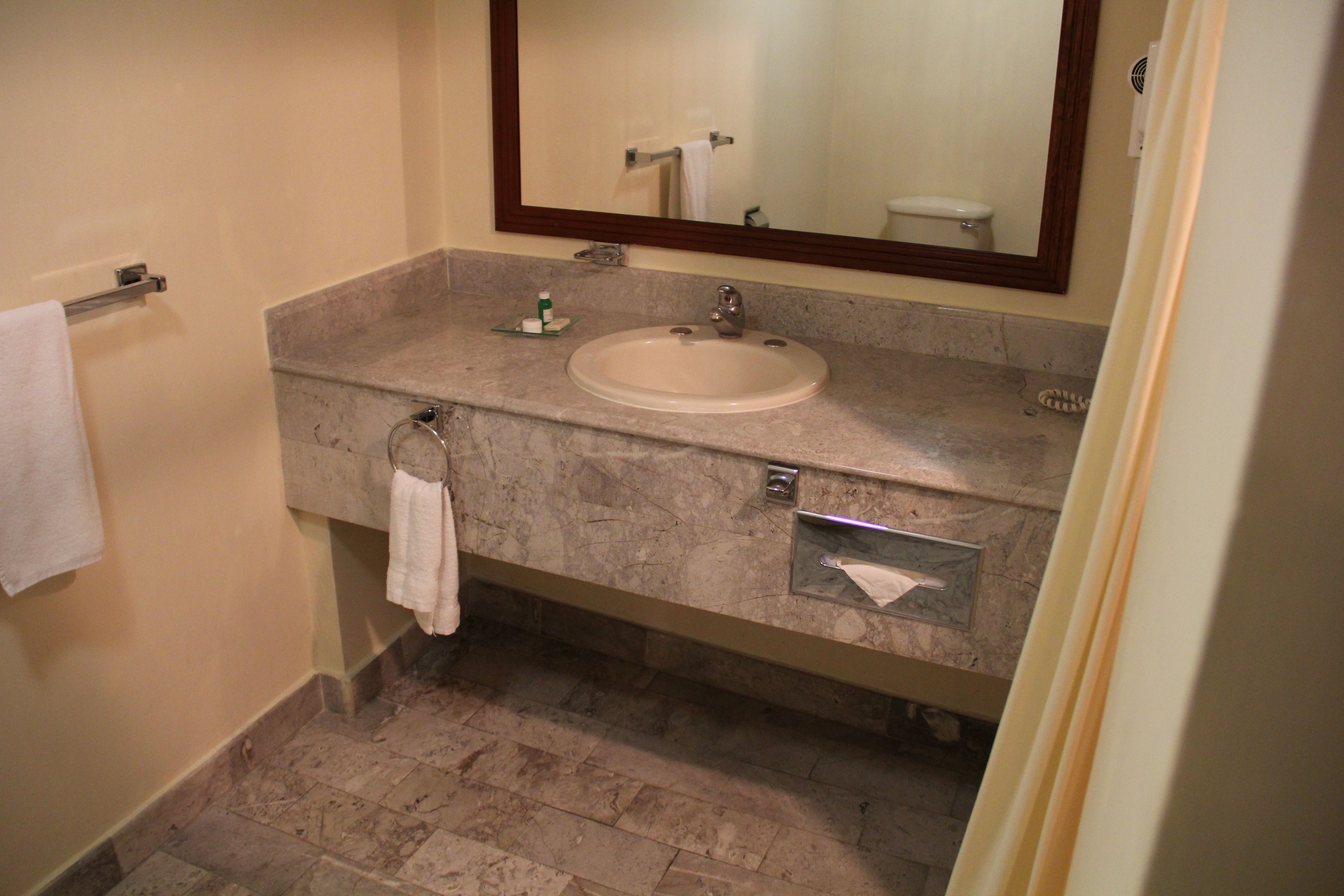 shower, rainfall showerhead, free toiletries, hair dryer