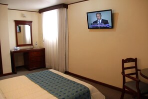 Hypo-allergenic bedding, down duvets, individually furnished, desk