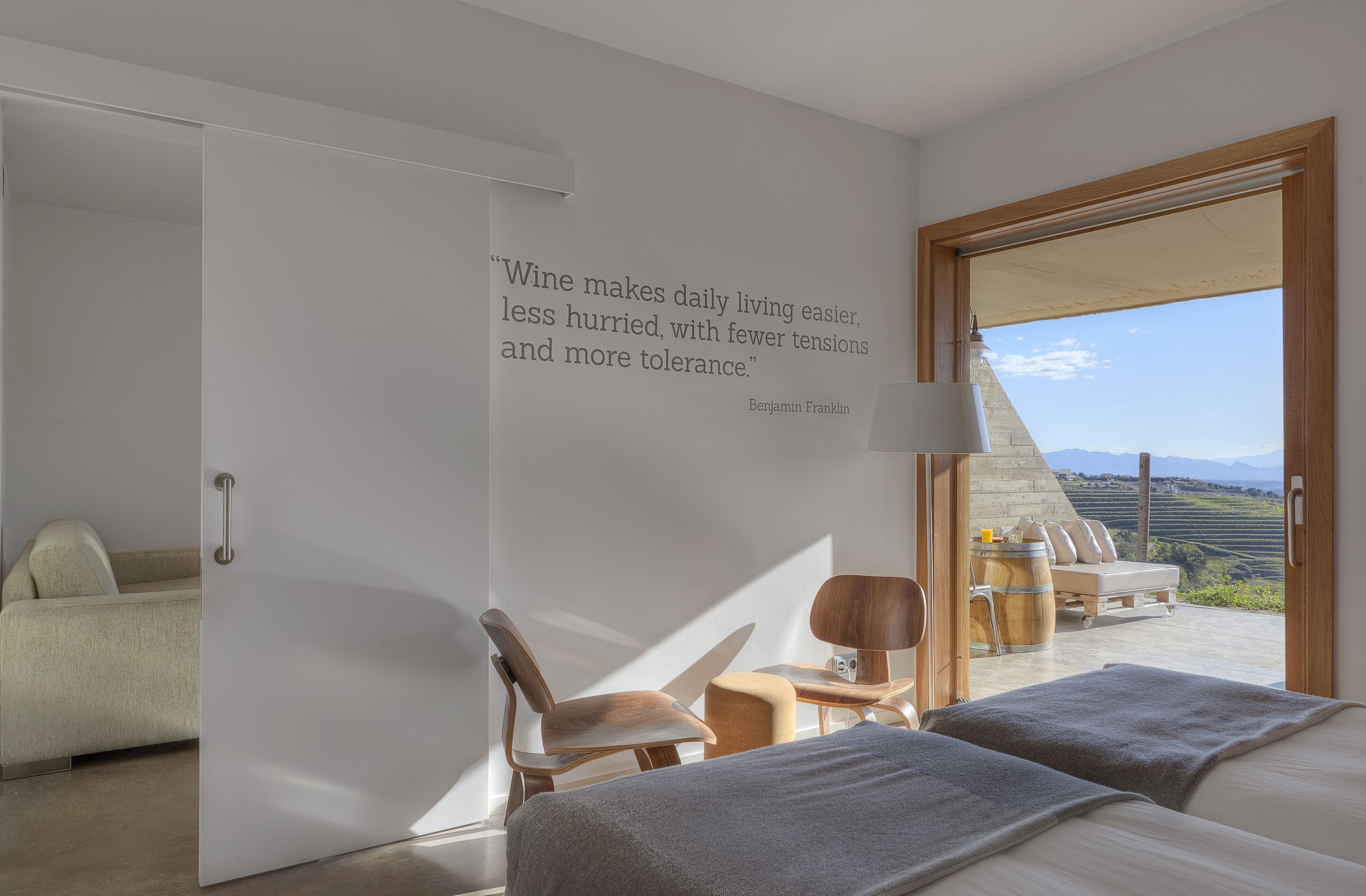 Habitació familiar, terrassa, vistes a la muntanya | Minibar, escriptori, cortines opaques i habitacions insonoritzades 