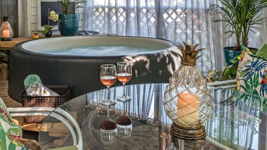 Silver Heart Inn and Cottages