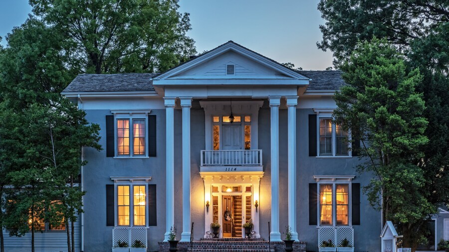 Silver Heart Inn and Cottages