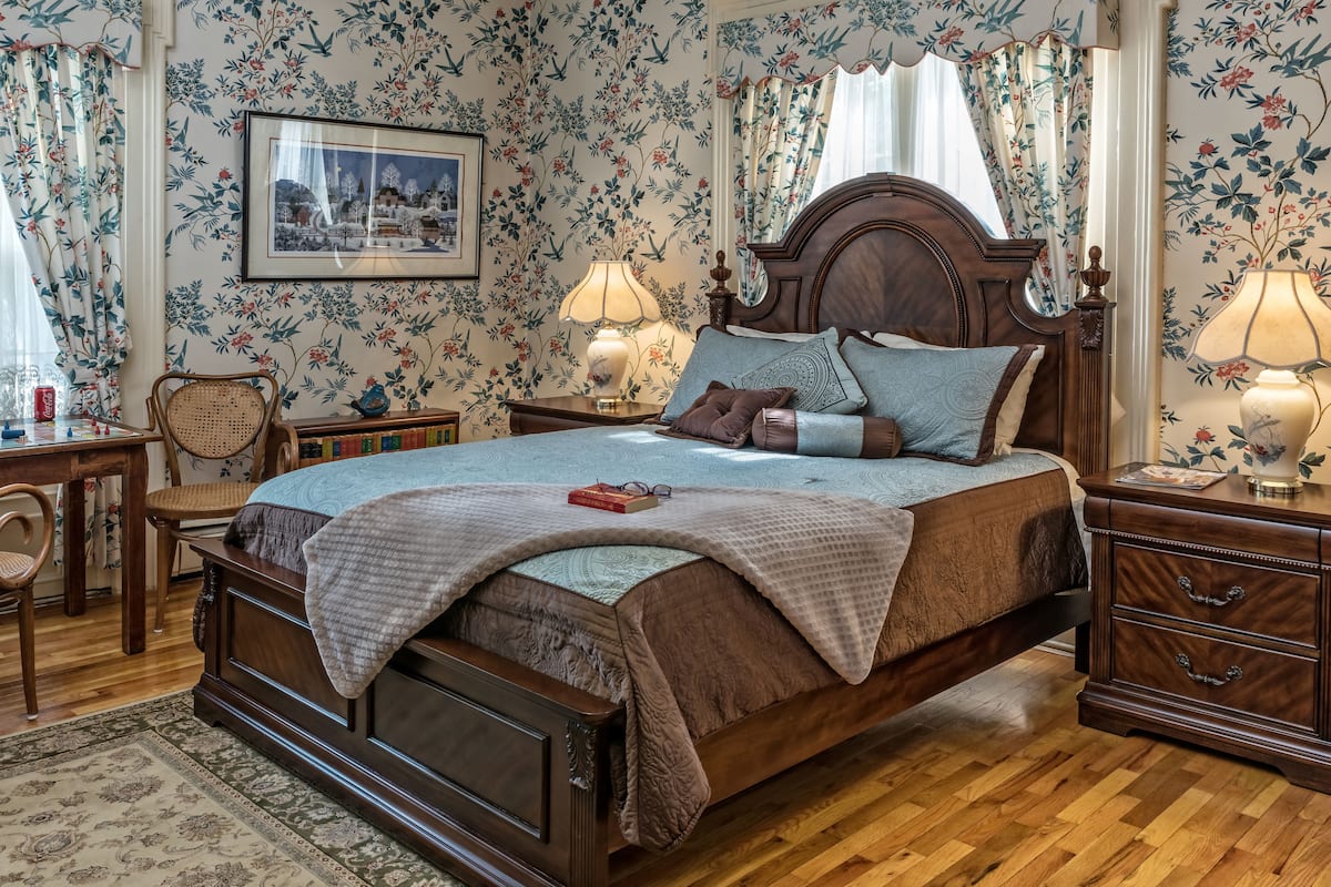 Egyptian cotton sheets, premium bedding, pillow-top beds