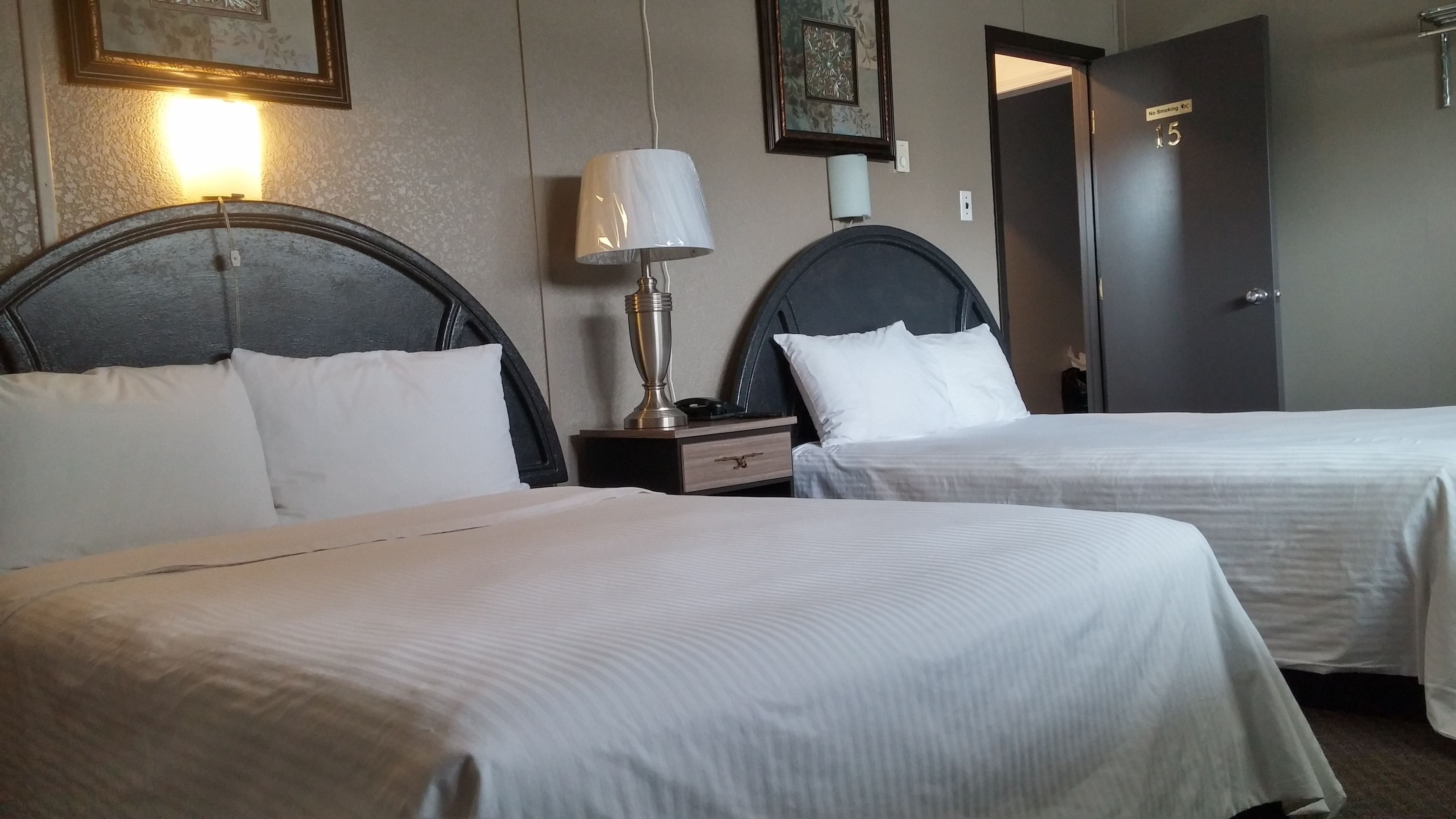 Double Room | Minibar, iron/ironing board, free WiFi, bed sheets