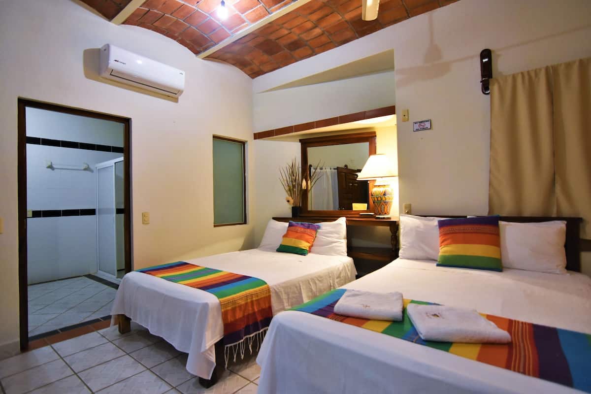Standard Family Room | Escritorio y wifi gratis