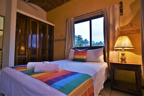 Quarto casal | Escrivaninha, Wi-Fi de cortesia